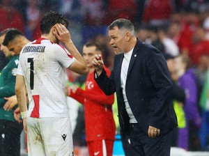 Sagnol: Georgia Kurang Pemain Bagus dan Berpengalaman