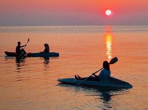 Pesisir Barat Selayar Diserbu Wisatawan, Dampak Cuaca Buruk di Timur