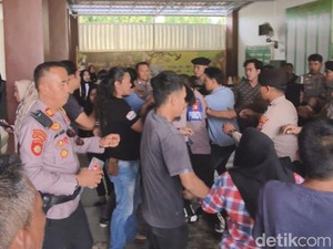 Sidang Putusan Oknum Satpol PP Bone Pembunuh Wanita Lansia Sempat Ricuh