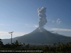 8 Desa Terpapar Abu Gunung Lewotobi, Warga Mengeluh Gatal-gatal