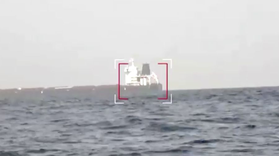 Kelompok Houthi Yaman serang kapal pengangkut batubara Tutor milik Yunani di Laut Merah. (REUTERS)