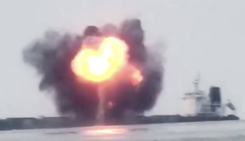 Kelompok Houthi Yaman serang kapal pengangkut batubara Tutor milik Yunani di Laut Merah. (REUTERS)