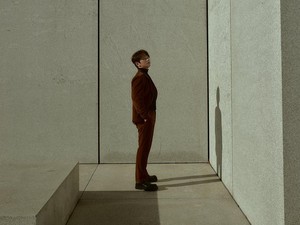 K.Will Lanjutkan Cerita MV Legendaris Please Dont 12 Tahun Lalu