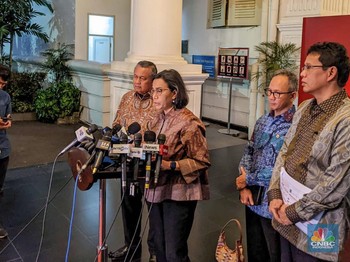 Sri Mulyani & Bos BI Buka Suara, Ini Sebenarnya Alasan Rupiah Anjlok!