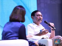 Setoran Pajak Jeblok, Luhut: Kita Tak Boleh Bergantung ke Komoditas