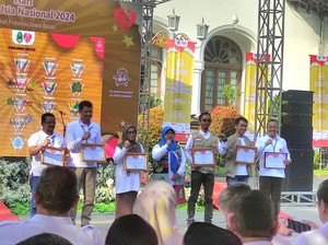 Hari Lansia Ke-28, Poltekesos Bandung Gelar Bansos & Cek Kesehatan Gratis