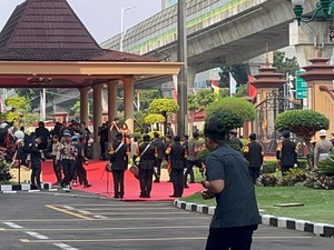 Tiba di Mabes Polri, Prabowo Akan Terima Bintang Bhayangkara Utama