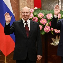 Gaya Putin Kunjungi Tetangga RI Vietnam, Beri Pujian Setinggi Langit