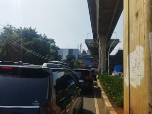 Proyek Galian Belum Rampung, Lalin di Pasar Cipulir Jaksel Macet