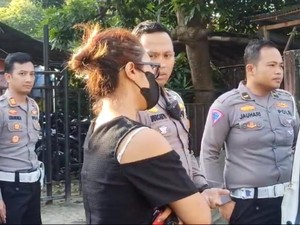 Bisa-bisanya Wanita Malang Kecelakaan tapi Bawa Kabur Polisi Sampai Surabaya
