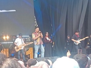 Sal Priadi Dari Planet Lain Hebohkan Allo Bank Festival Day 1