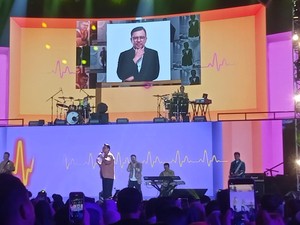 Carlo Saba Hadir Bareng Kahitna di Allofest 2024