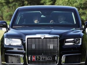 Putin Semobil Bareng Kim Jong Un di China, Naik Limosin Mewah Ini