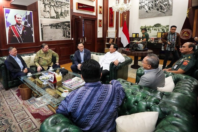 Presiden terpilih Prabowo Subianto dan ketua umum partai dari Koalisi Indonesia Maju kumpul di Kementerian Pertahanan. (Instagram/agusyudhoyono) Presiden terpilih Prabowo Subianto dan ketua umum partai dari Koalisi Indonesia Maju kumpul di kantor Kementerian Pertahanan (Kemhan). (Instagram/agusyudhoyono)