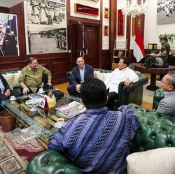 Gaya Ketua Umum Partai Koalisi Prabowo-Gibran Kumpul Bareng di Kemhan