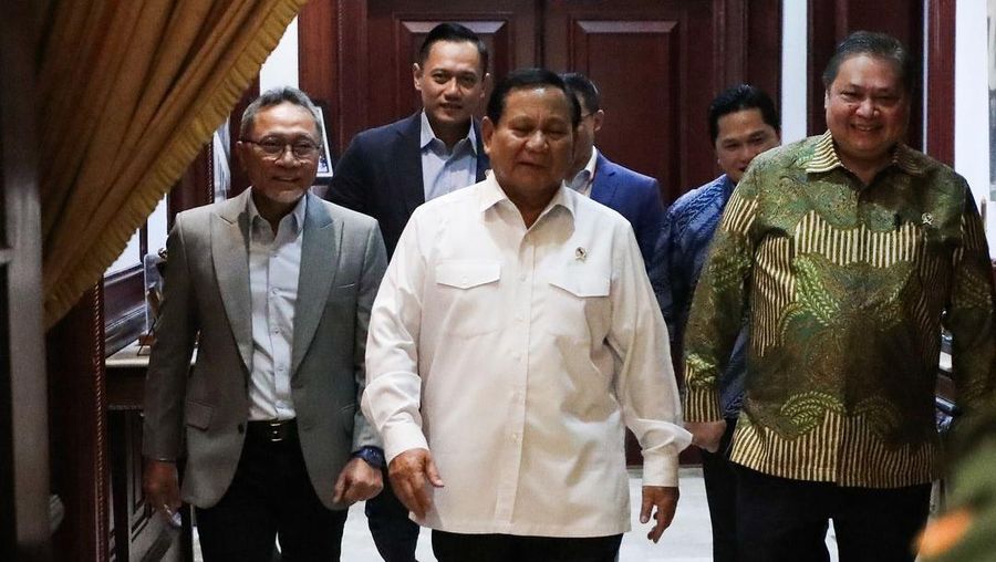 Presiden terpilih Prabowo Subianto dan ketua umum partai dari Koalisi Indonesia Maju kumpul di kantor Kementerian Pertahanan (Kemhan). (Instagram/agusyudhoyono)