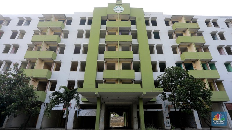 Suasana kondisi Rumah Susun Sederhana Sewa (Rusunawa) Marunda yang tidak terawat, Jakarta, Jumat (21/6/2024). (CNBC Indonesia/Muhammad Sabki) Suasana kondisi Rumah Susun Sederhana Sewa (Rusunawa) Marunda yang tidak terawat, Jakarta, Jumat (21/6/2024). (CNBC Indonesia/Muhammad Sabki)