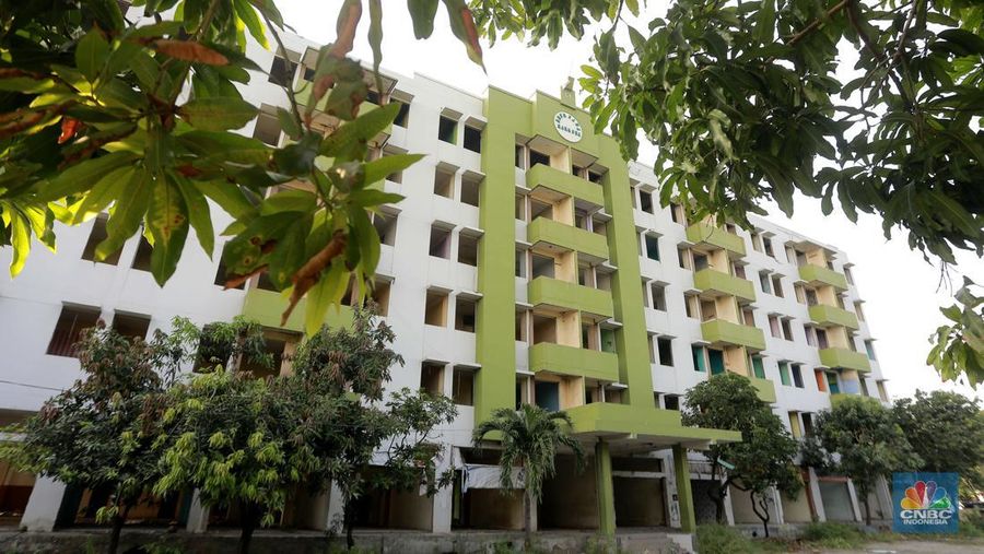 Suasana kondisi Rumah Susun Sederhana Sewa (Rusunawa) Marunda yang tidak terawat, Jakarta, Jumat (21/6/2024). (CNBC Indonesia/Muhammad Sabki)