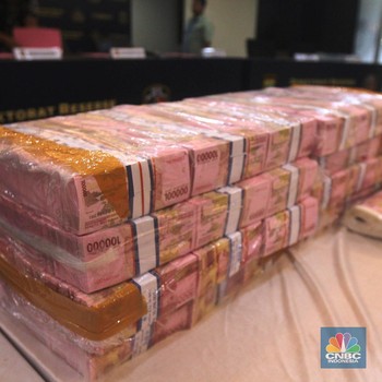 Potret Tumpukan Uang Palsu Senilai Rp22 Miliar Diamankan Polisi