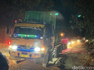 Jalur Poros Maros-Bone di Camba Dibuka, Kendaraan Antre 3 Km