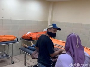 Tangis Pilu Keluarga Korban Tewas Pajero Tabrak Truk di Tol Batang