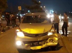 Tiga Mobil Tabrakan Beruntun di Dekat Exit Tol Soroja