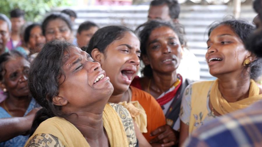 Korban meninggal akibat kasus minuman keras (miras) ilegal di negara bagian Tamil Nadu, India Selatan meningkat menjadi 47 orang. Selain itu, lebih dari 100 orang masih dirawat di rumah sakit. (AP Photo/R. Parthibhan)