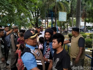 Pemkot Banda Aceh Tangkap Gepeng Penghuni Pos Polantas Simpang Lima