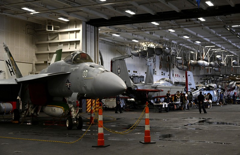 Kapal induk bertenaga nuklir berlabuh di Busan, Korea Selatan, 22 Juni 2024. (South Korea Defense Ministry via AP) Kapal induk bertenaga nuklir berlabuh di Busan, Korea Selatan, 22 Juni 2024. (South Korea Defense Ministry via AP)