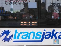Situasi Belum Kondusif, Seluruh Layanan Transjakarta Masih Terhenti