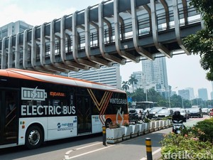 Mikrotrans dan TransJakarta Alihkan Beberapa Rute Imbas Banjir