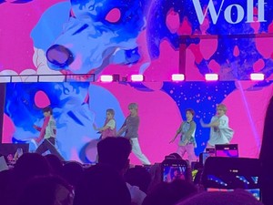 WayV Dapat Ondel-ondel, Bingung Cara Bawa Pulangnya
