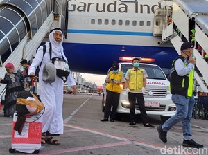 450 Jemaah Haji Makassar Tiba di Bandara Hasanuddin, Dibawa ke Asrama Sudiang