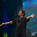 Baskara Putra atau yang lebih dikenal dengan nama panggung Hindia saat tampil memeriahkan Allo Bank Festival 2024 di Istora Senayan, Jakarta, Sabtu (22/6/2024) malam. (CNBC Indonesia/Faisal Rahman)