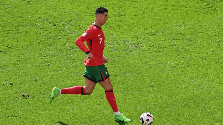 Cristiano Ronaldo saat Pertugal berhadapan dengan Tukey di Stadion BVB Dortmund, Dortmund, Jerman - 22 Juni 2024. (REUTERS/Kacper Pempel)