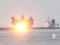 Laut Merah Membara, Potret Houthi Yaman Bombardir Kapal Batu Bara