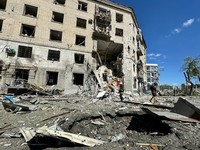 Serangan Bom Rusia Hancurkan Rumah Warga di Ukraina