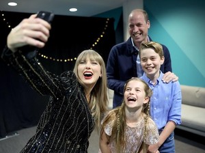 Pangeran William Rayakan Ultah dengan Joget dan Selfie Bareng Taylor Swift