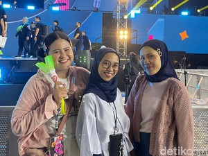 WayZenNi: Nonton WayV di Allo Bank Festival 2024 Puas Banget!