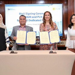 Dukung Dekarbonisasi Industri, PLN Suplai Energi Hijau ke H&M Group