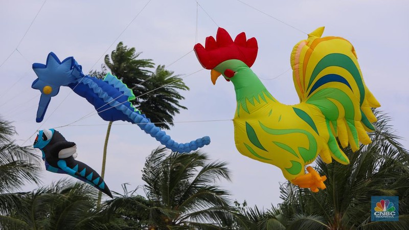Festival Layang-layang Internasional 2024 di Pantai Lagon, Ancol, Jakarta, Senin (24/6/2024).  (CNBC Indonesia/Faisal Rahman)