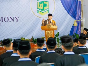 HNW Sebut Nilai-nilai Pesantren Jadi Modal untuk Berkhidmat bagi Negara