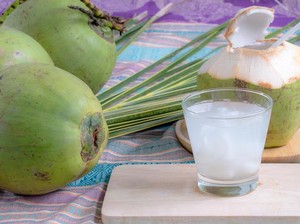 Ini Efek yang Dirasakan Tubuh jika Rutin Minum Air Kelapa