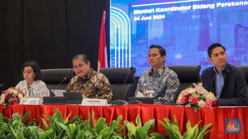 Konferensi pers terkait Kondisi Fundamental Ekonomi Terkini dan Rencana Anggaran Pendapatan dan Belanja Negara (RAPBN) 2025 di Jakarta, Senin (24/6/2024). (CNBC Indonesia/Faisal Rahman)