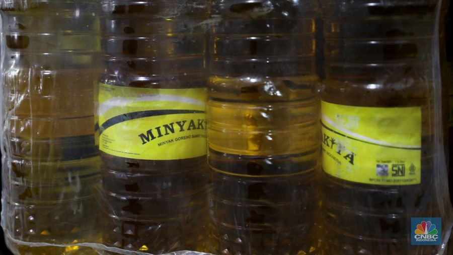 Minyak goreng bersubsidi Minyakita di Pasar Kebayoran Lama, Jakarta, Senin (24/6/2024). (CNBC Indonesia/Tri Susilo)