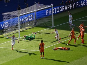Bikin Gol Bunuh Diri, Donyell Malen Catatkan Rekor di Belanda