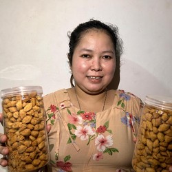 Sempat Terpuruk, Penjual Kue & Baju Ini Bisa Sukses Berkat Holding UMi
