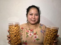 Sempat Terpuruk, Penjual Kue & Baju Ini Bisa Sukses Berkat Holding UMi