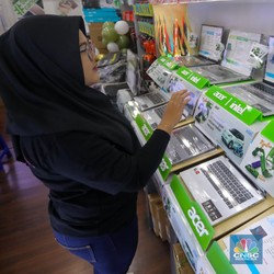 Rupiah Anjlok, Harga Elektronik Mulai Terbang Tinggi