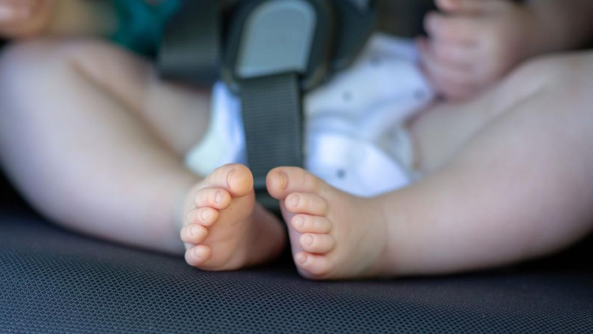 Bayi 1 Tahun Tewas Dianiaya Ayah Tiri Alami Luka Lebam hingga Keluarkan Darah — NadiKabar.com